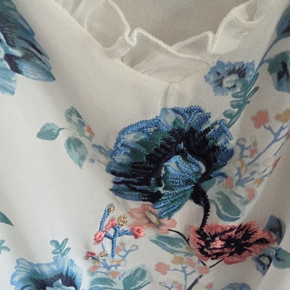 White House Black Market White Cami with Blue & Pink Floral Print - Picture 3 of 4